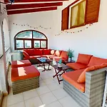 En Con Piscina Privada Y Vistas Al Mar By Family Homes