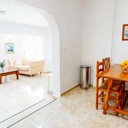 Leon En Denia, Vacaciones Con Barbacoa En Terraza, Piscina Privada Y Vistas Al Mediterraneo By Family Homes * デニア