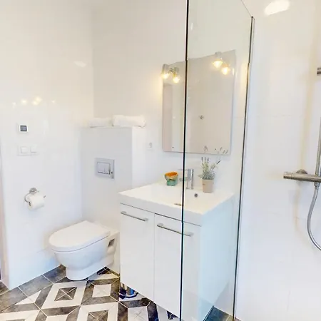 Villa Leon By Family Homes