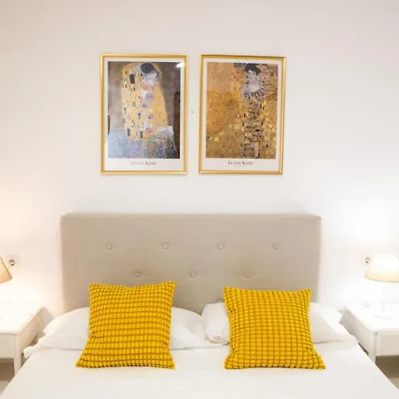 Leon By Family Homes *