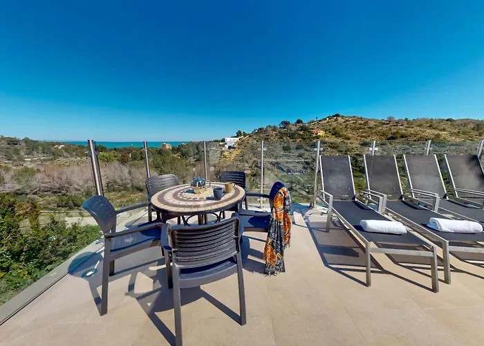 Villa Leon By Family Homes