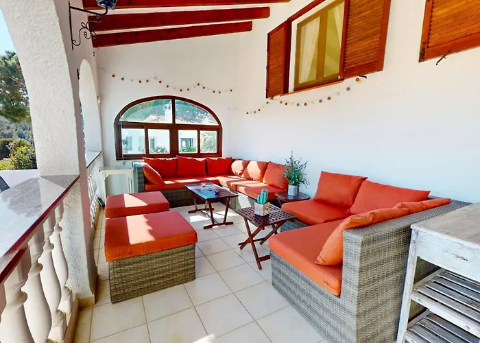 Leon By Family Homes